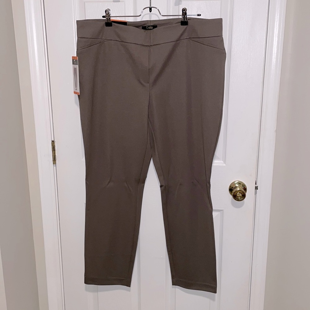 NWT Dalia XXL Brown Ponte Pants